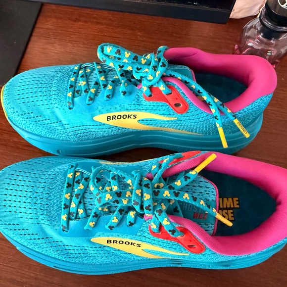 Brooks runDisney 2025 Springtime Surprise - Picture 2 of 5